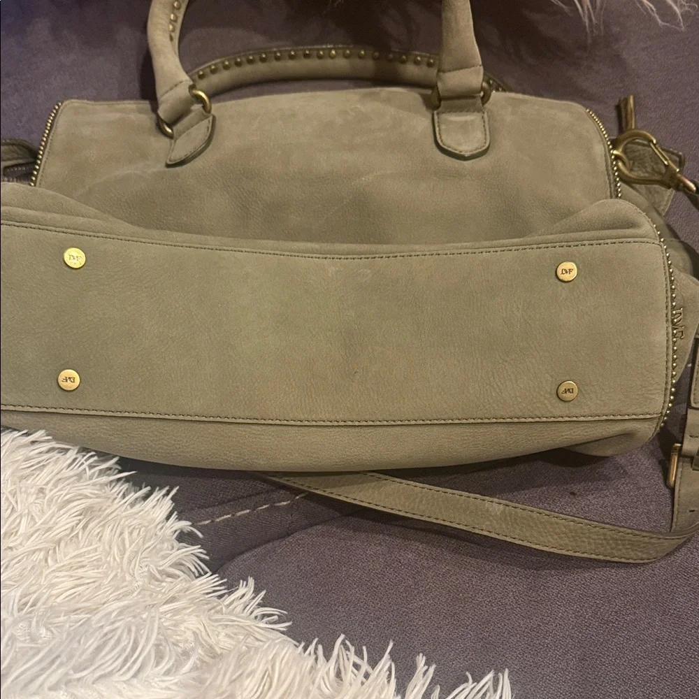 Diane Von Furstenberg. Elegant Army Green Handbag - Picture 7 of 10